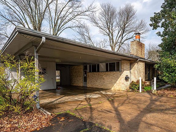 2nd image of 610 4th St