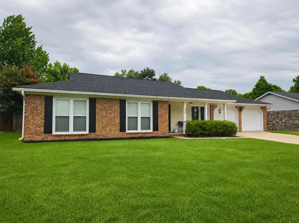 324 Houston Dr, Ladson, SC 29456