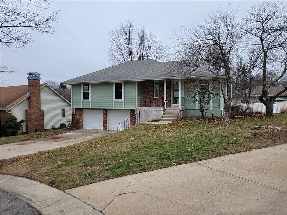 1st image of 126 SW 26th Street Ct