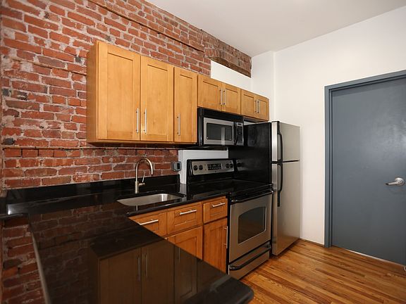 5th image of 19 Fulton St #2721283