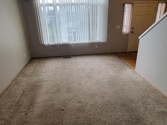 Formal Dining / Formal Living room