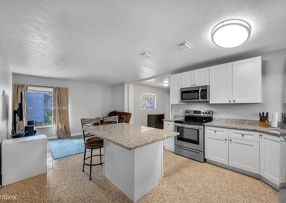 1st image of 1409R College Park Ct