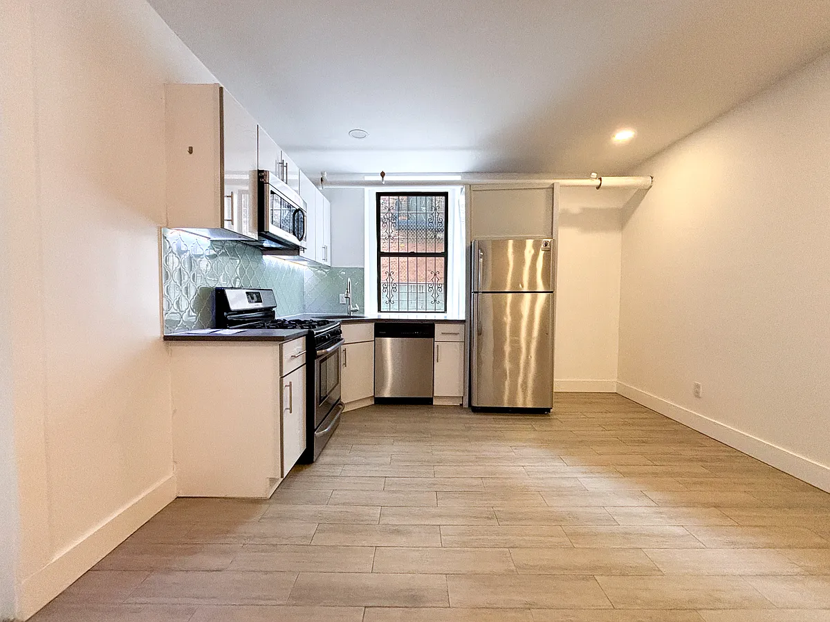 Building Photo - 607 W 139th St #GF