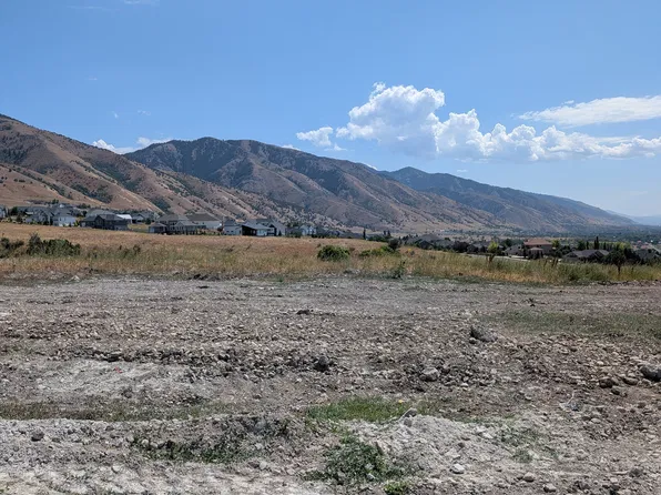 1092 E 100 S, Hyde Park, UT 84318
