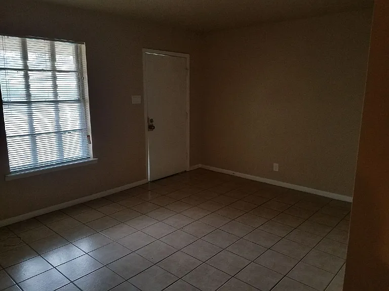 317 Babcock Rd — Photo 2