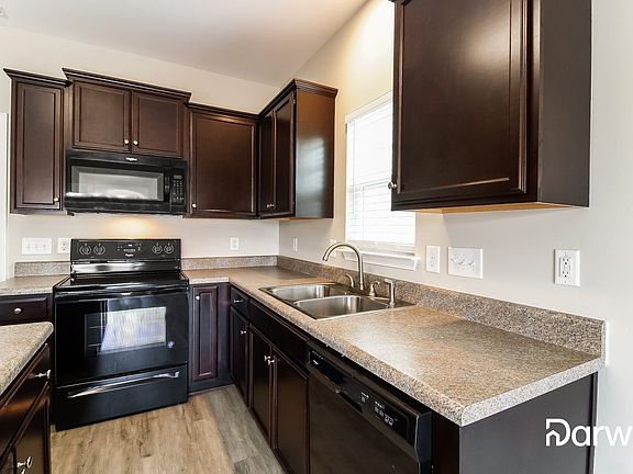 3rd image of 641 Meadowtop Cir
