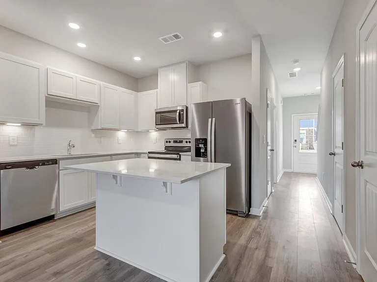 1303 Walker Way — Photo 9