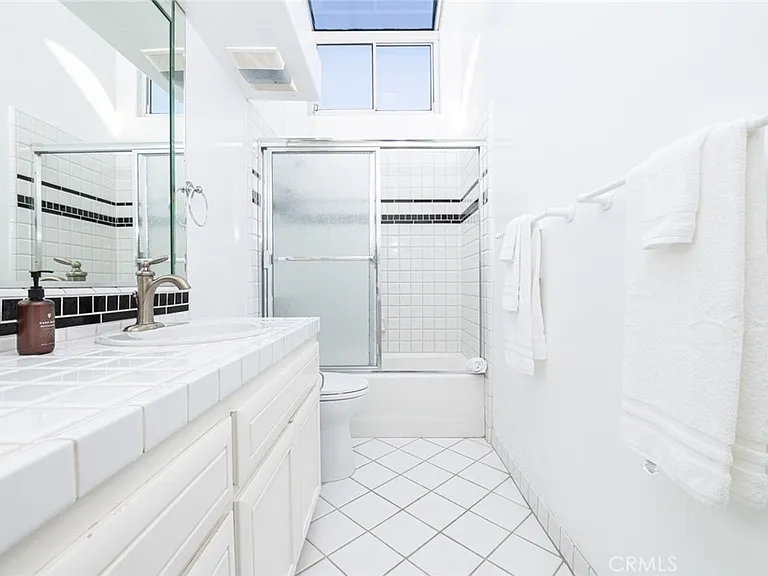 1720 W Oceanfront #B — Photo 29