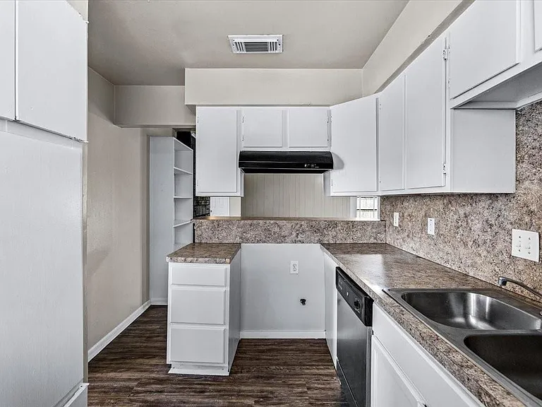 6414 Heatherbloom Dr — Photo 13