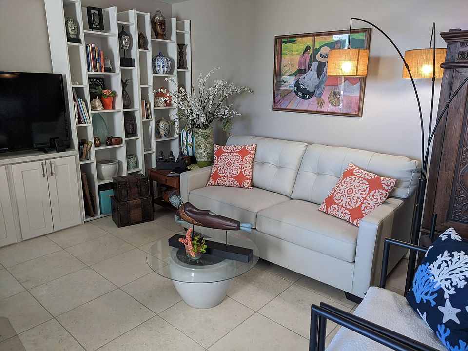 Lanai to Living Room