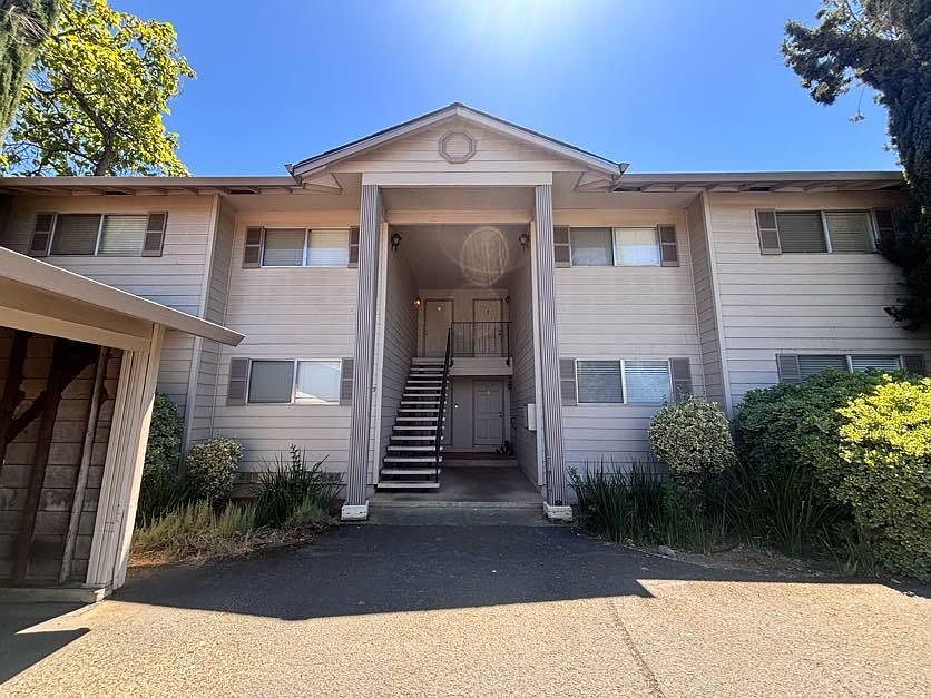 1st image of 1063 Del Sol Pl