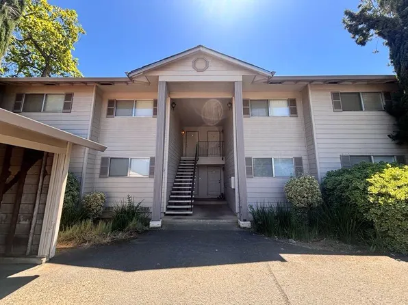 1063 Del Sol Pl, Redding, CA 96002