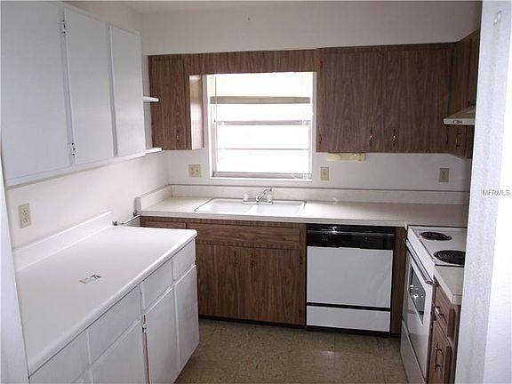 3rd image of 253 N Hill Ave #50