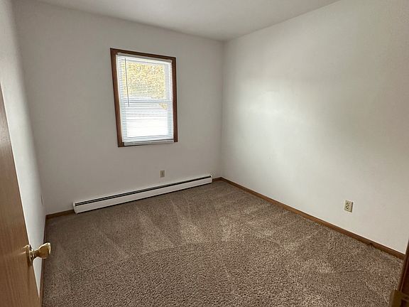 4th image of 321 Cedar Crest Dr #7