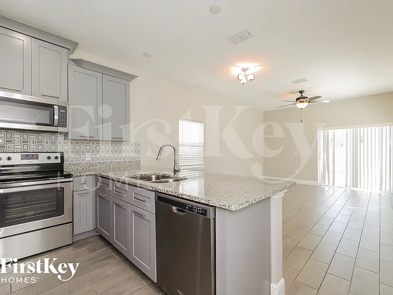 421 Finley Ave — Photo 5