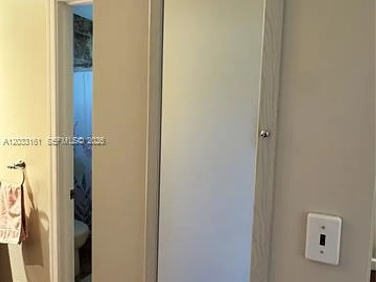 9023 Vineyard Lake Dr — Photo 16