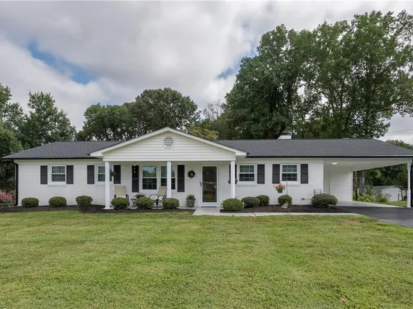 155 Old Wood Ln, Kernersville, NC 27284