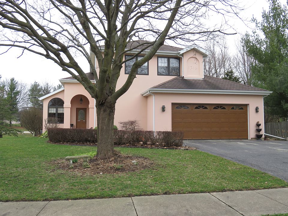 1st image of 1316 Red Oak Ln