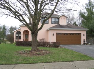 1316 Red Oak Ln, Rockford, IL 61107