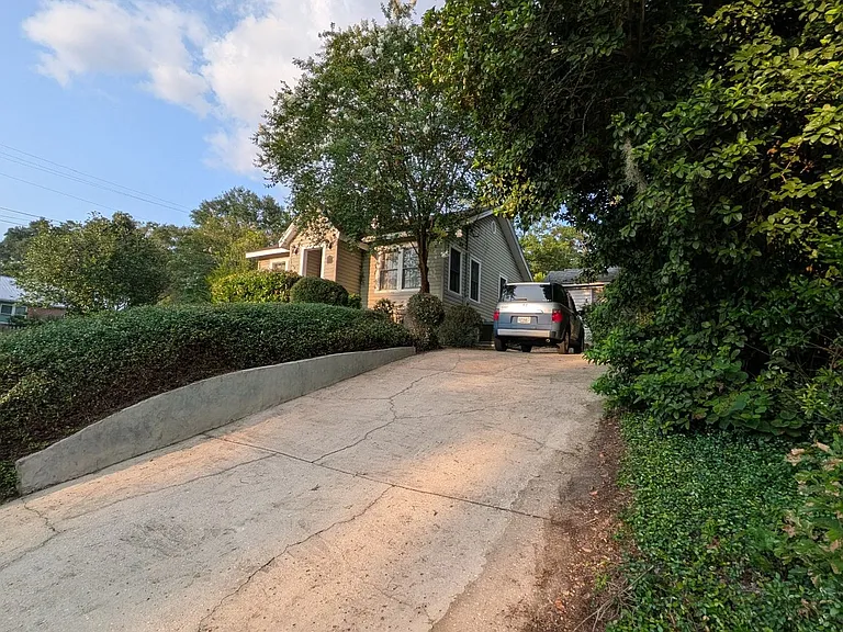 521 Gunter St — Photo 3