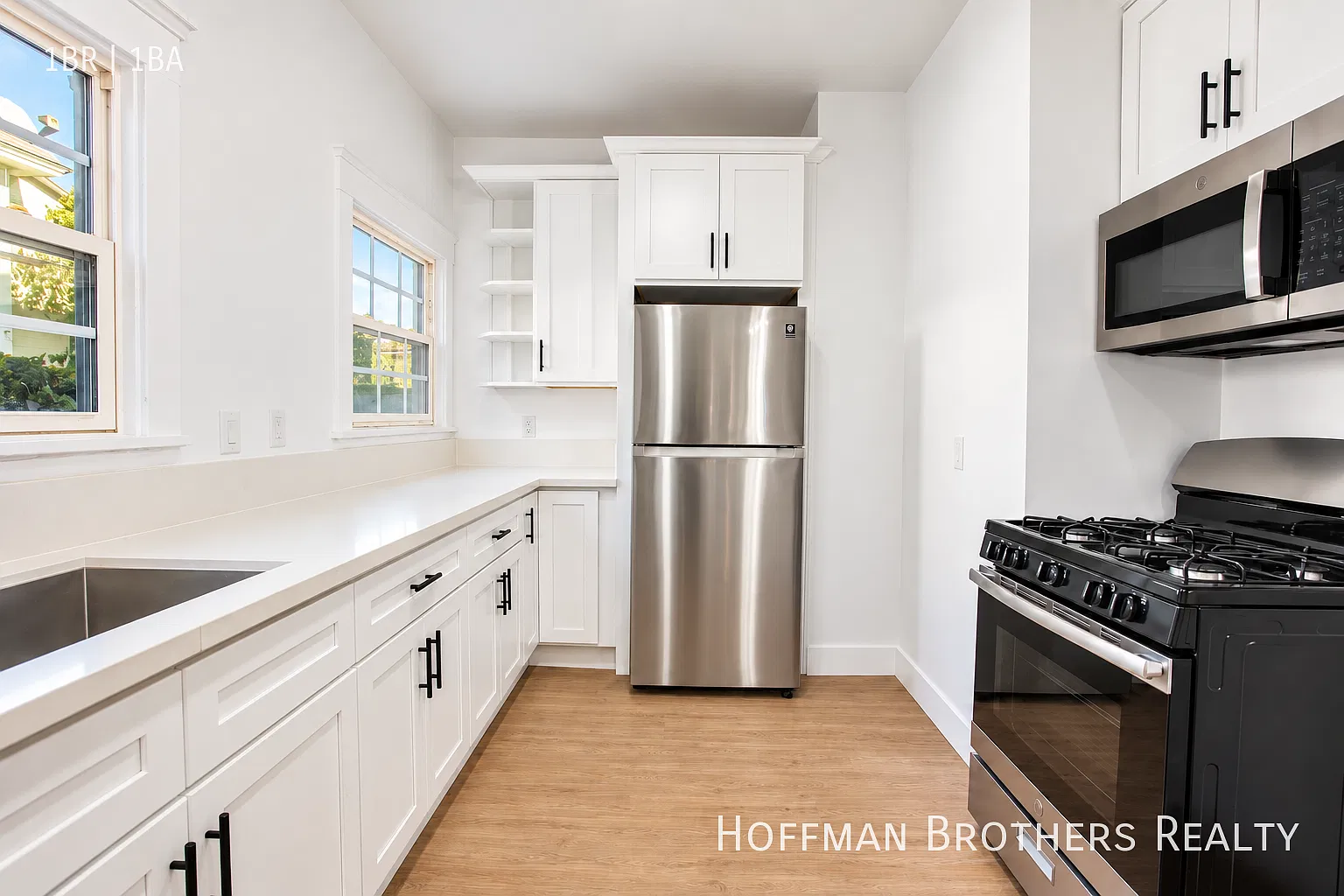 University Park 1-Bed Apartment Near USC & Downtown Los Angeles — Photo 2