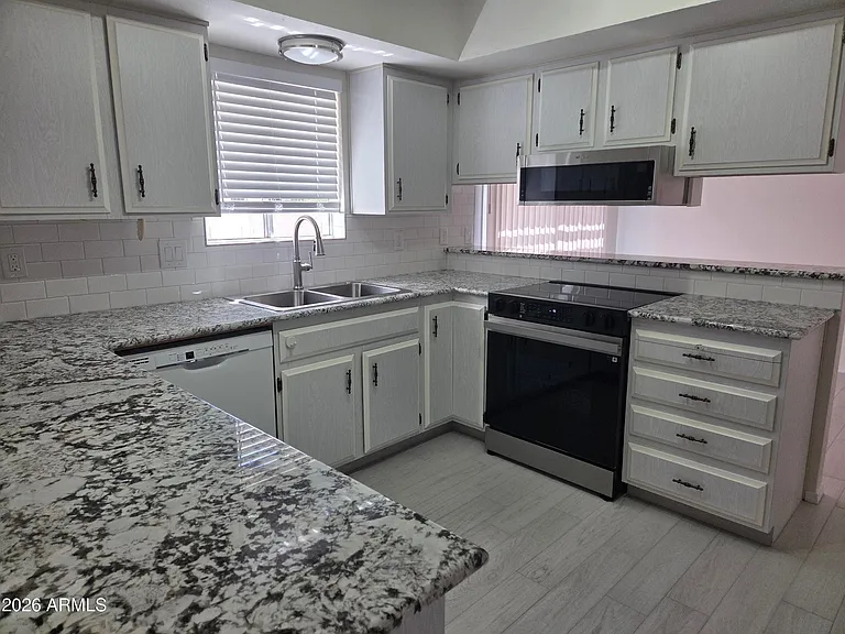 10214 E Watford Way — Photo 20