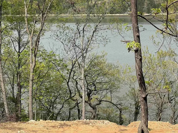 30436 Wild Plum Dr, Edwards, MO 65326