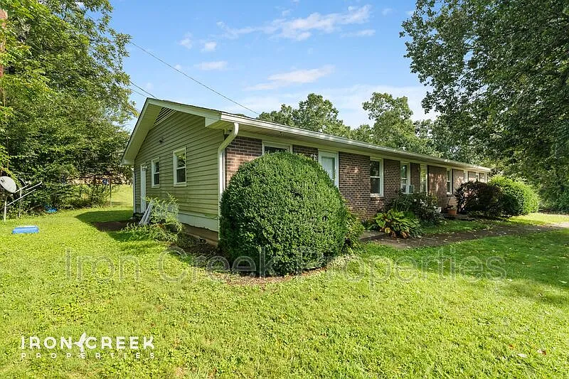 2 bed, 1.0 bath, 710 sqft, $1,295 — Photo 3