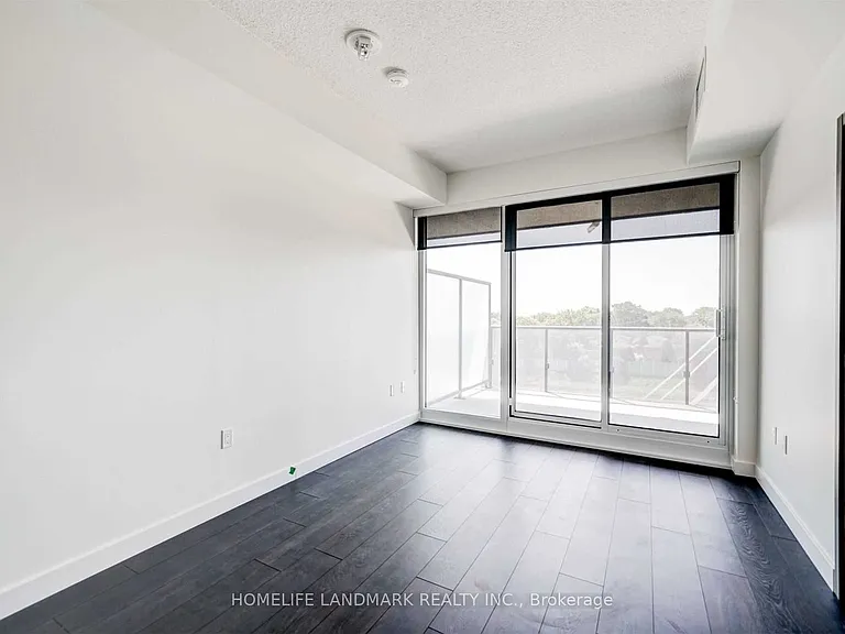 85 McMahon Dr #905 — Photo 6