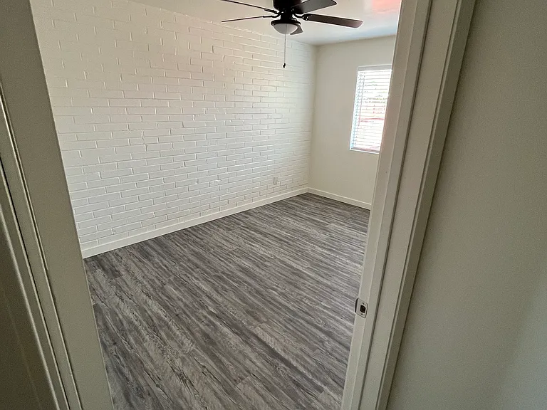 200 E Glenn St #200 — Photo 5