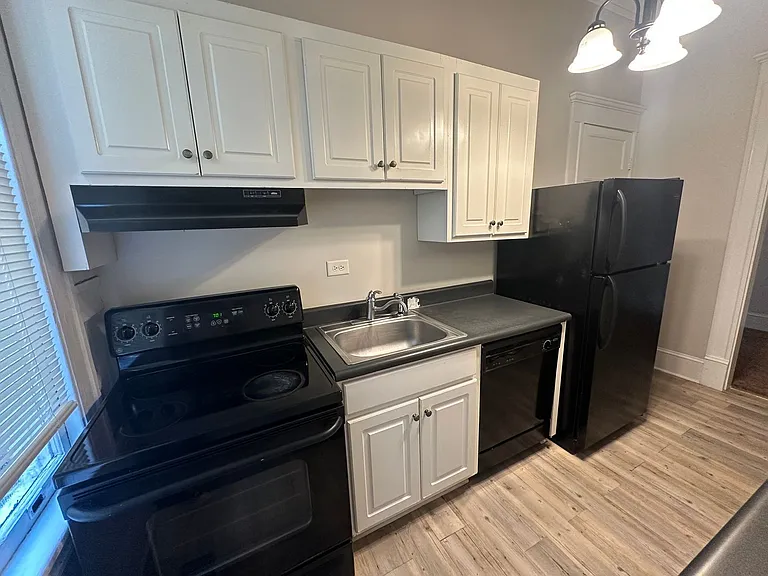 946 Magnolia St #2 — Photo 4