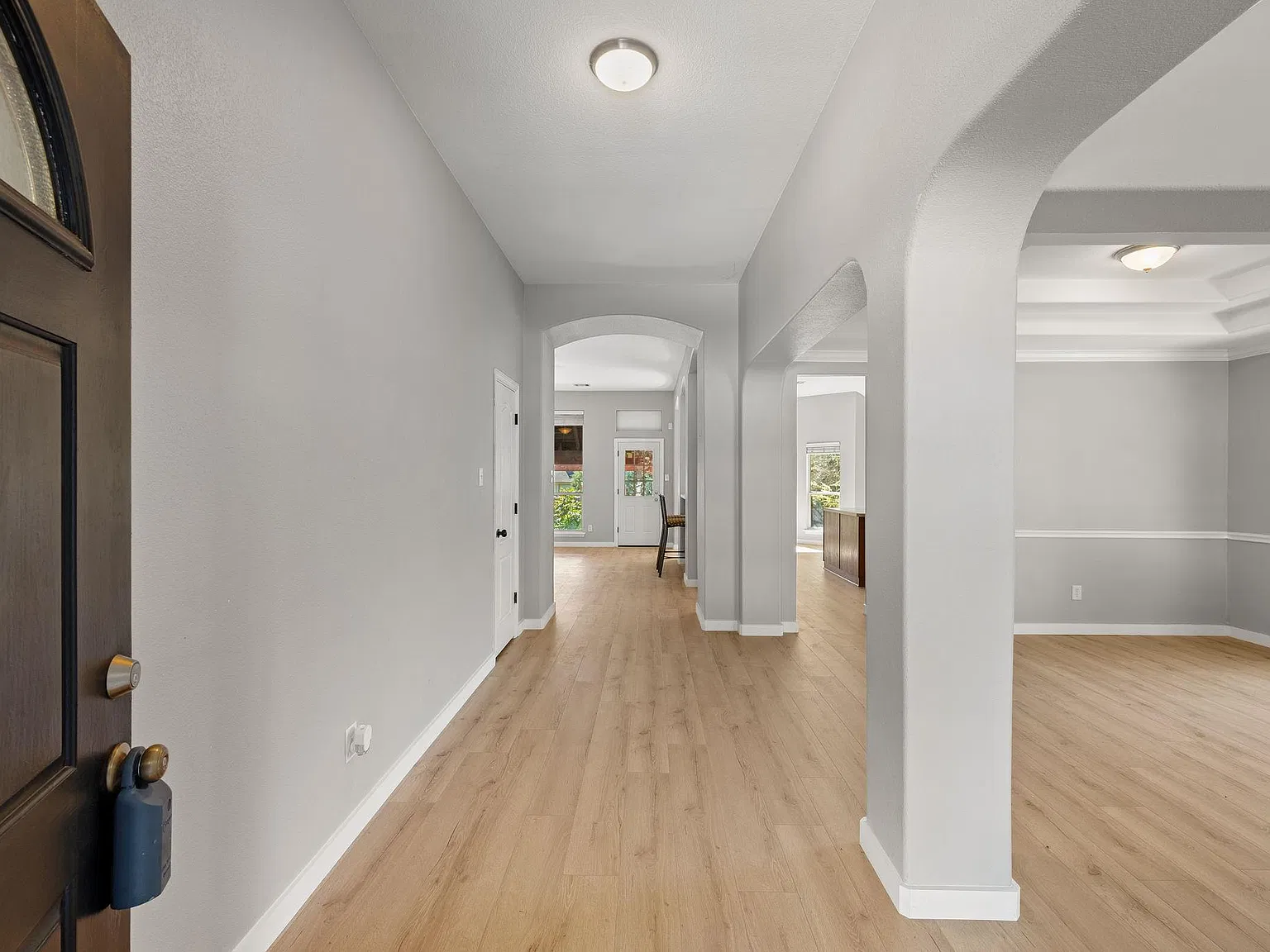 4 bed, 2.0 bath, 2252 sqft, $2,250 — Photo 3
