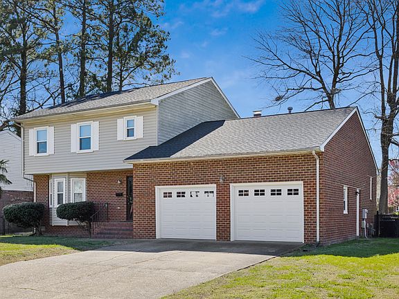 2nd image of 226 Woodbury Forrest Dr