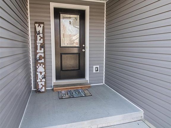 2nd image of 1000 Saint Andrews Dr