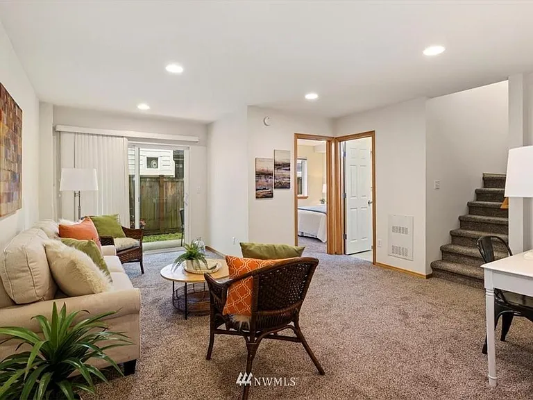 829 N 145th Ct — Photo 17
