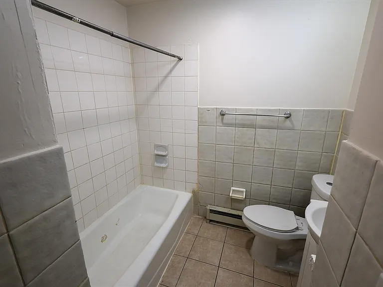 1 Kenilworth St #2 — Photo 7