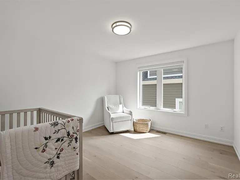2663 Dorchester Rd — Photo 17