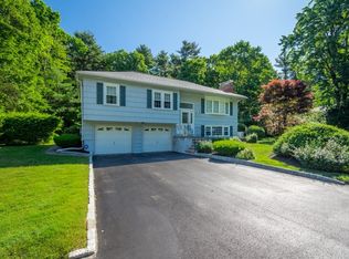 45 Alton St, Walpole, MA 02081