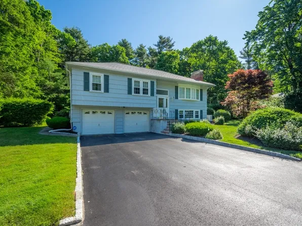 45 Alton St, Walpole, MA 02081