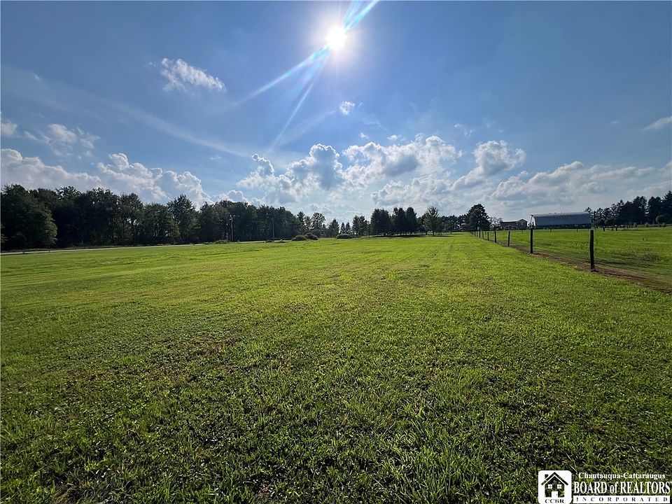 2nd image of 3890 W Oak Hill Rd #3