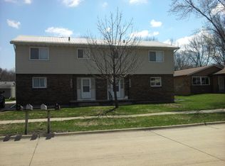 3902 Heritage Rd, Cedar Falls, IA 50613