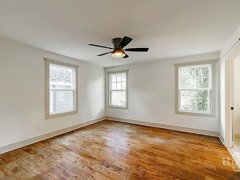 325 Stokes St — Photo 10
