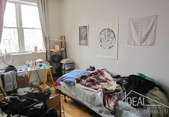 2nd image of 822 Willoughby Ave