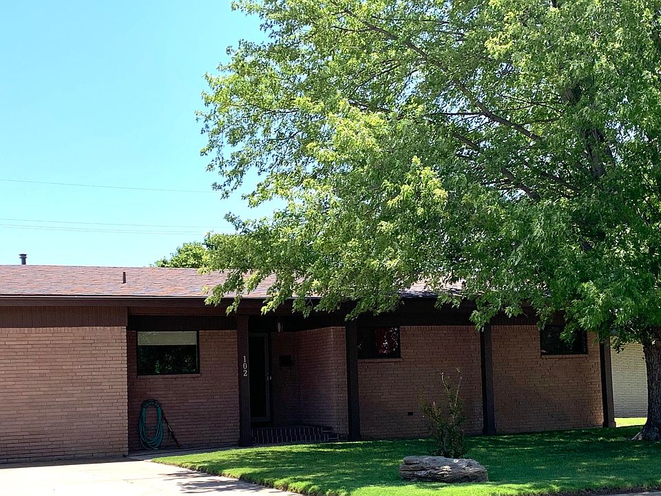 2nd image of 102 Chelsea Ave