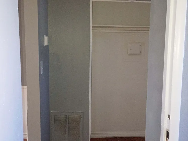 2100 Sunrise Ave #4 — Photo 17