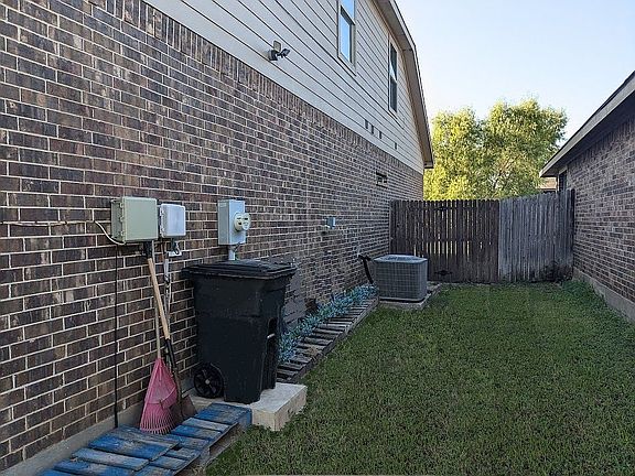 3rd image of 625 River Rock Dr