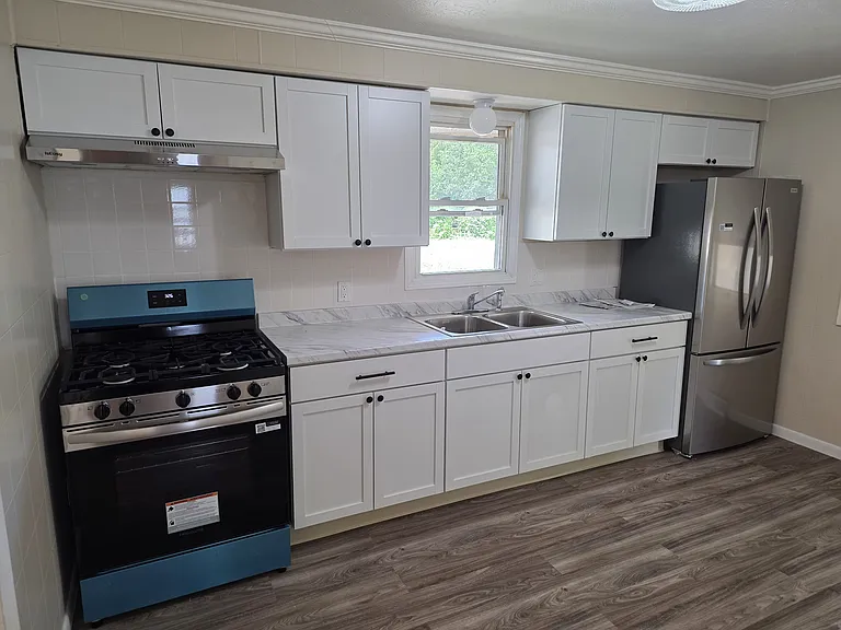 1662 Shriver Ave NE — Photo 3
