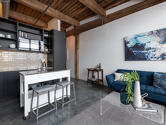 3rd image of 2078 N Southport Ave #311