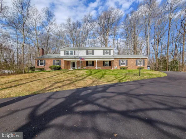 3 Running Brook Rd, Glen Mills, PA 19342