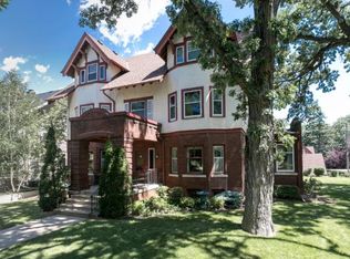 1931 Irving Ave S, Minneapolis, MN 55403